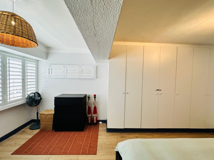 3 Bedroom Property for Sale in Sea Point Western Cape